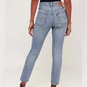 NWT Levi’s 501 button fly skinny high rise jeans in light wash size 27x28